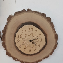 Auf Nussbaumholz innen Hahorn 500.- Fr